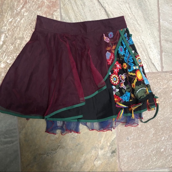 NWT Embroidered layered skirt - Picture 2 of 7